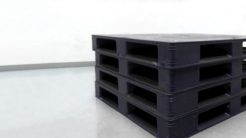 plastic pallets
